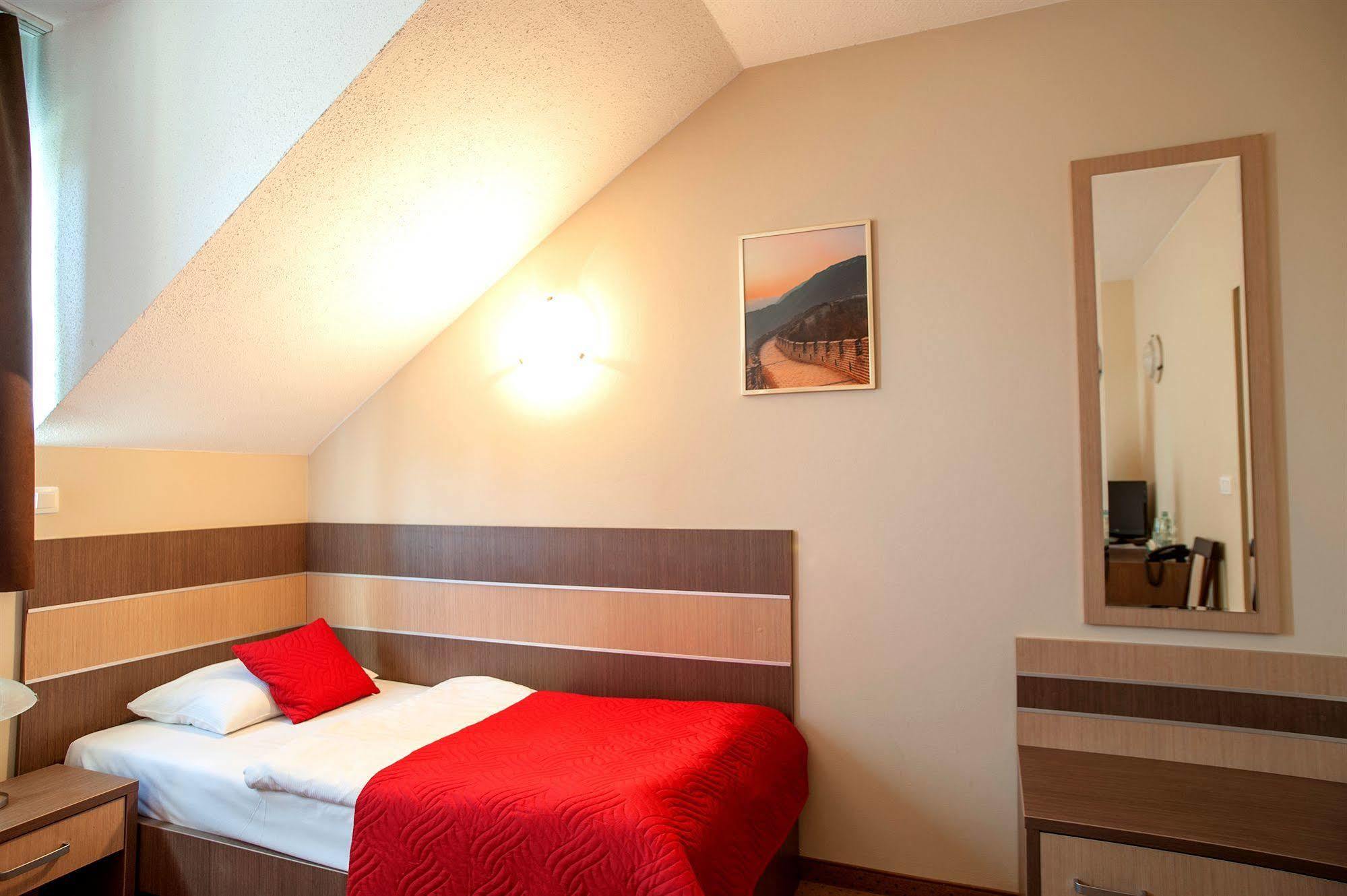 Hotel Sleep 3*